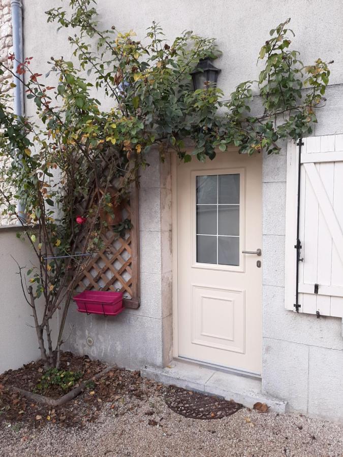 La Talonniere, Maison De Village Avec Terrasse Et 3 Chambres Messas Exterior foto